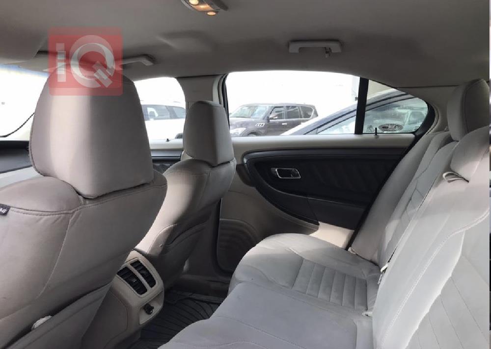 Ford Taurus